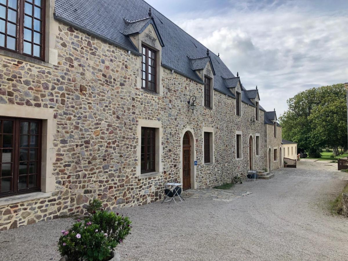 Hotel Du Chateau De Quinéville מראה חיצוני תמונה