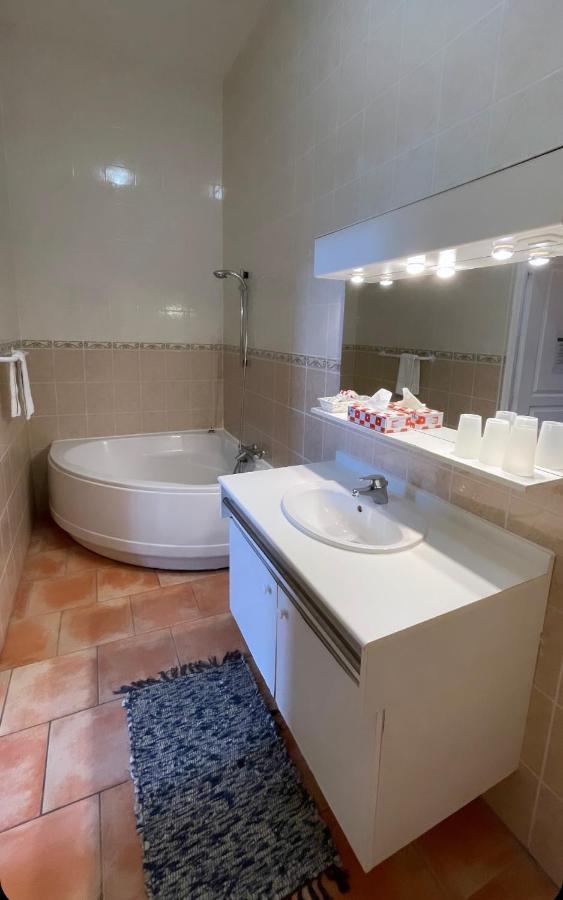 Hotel Du Chateau De Quinéville מראה חיצוני תמונה