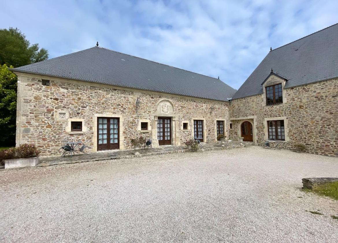 Hotel Du Chateau De Quinéville מראה חיצוני תמונה