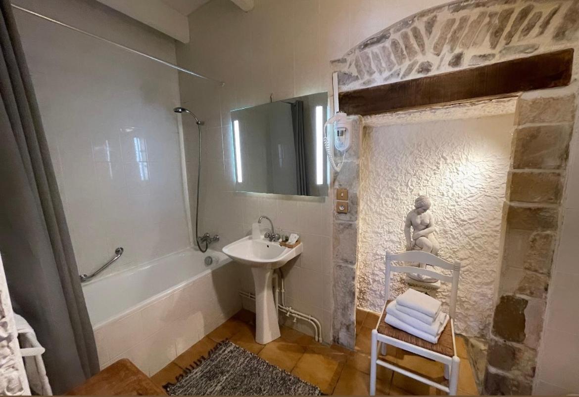 Hotel Du Chateau De Quinéville מראה חיצוני תמונה