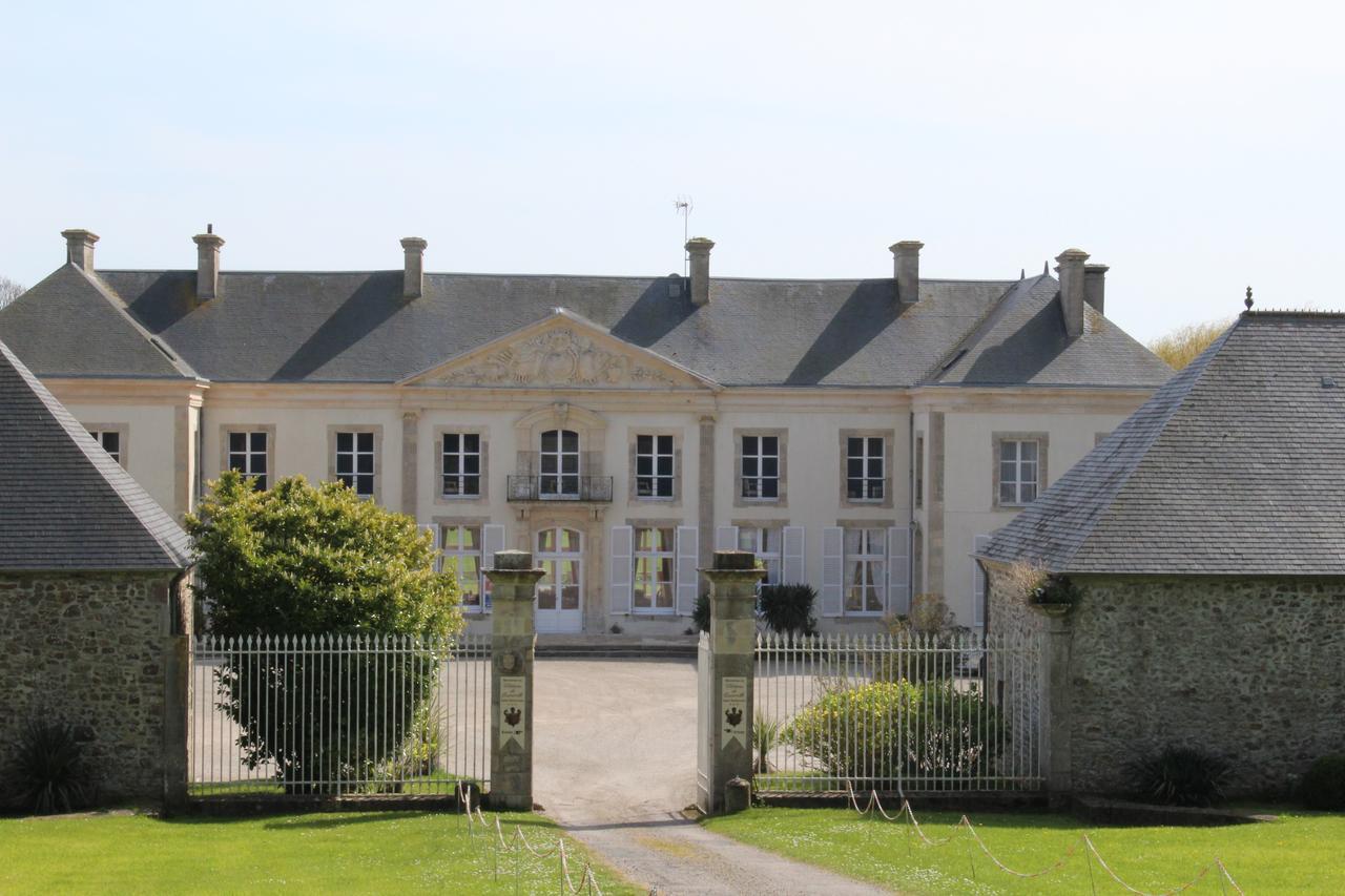 Hotel Du Chateau De Quinéville מראה חיצוני תמונה